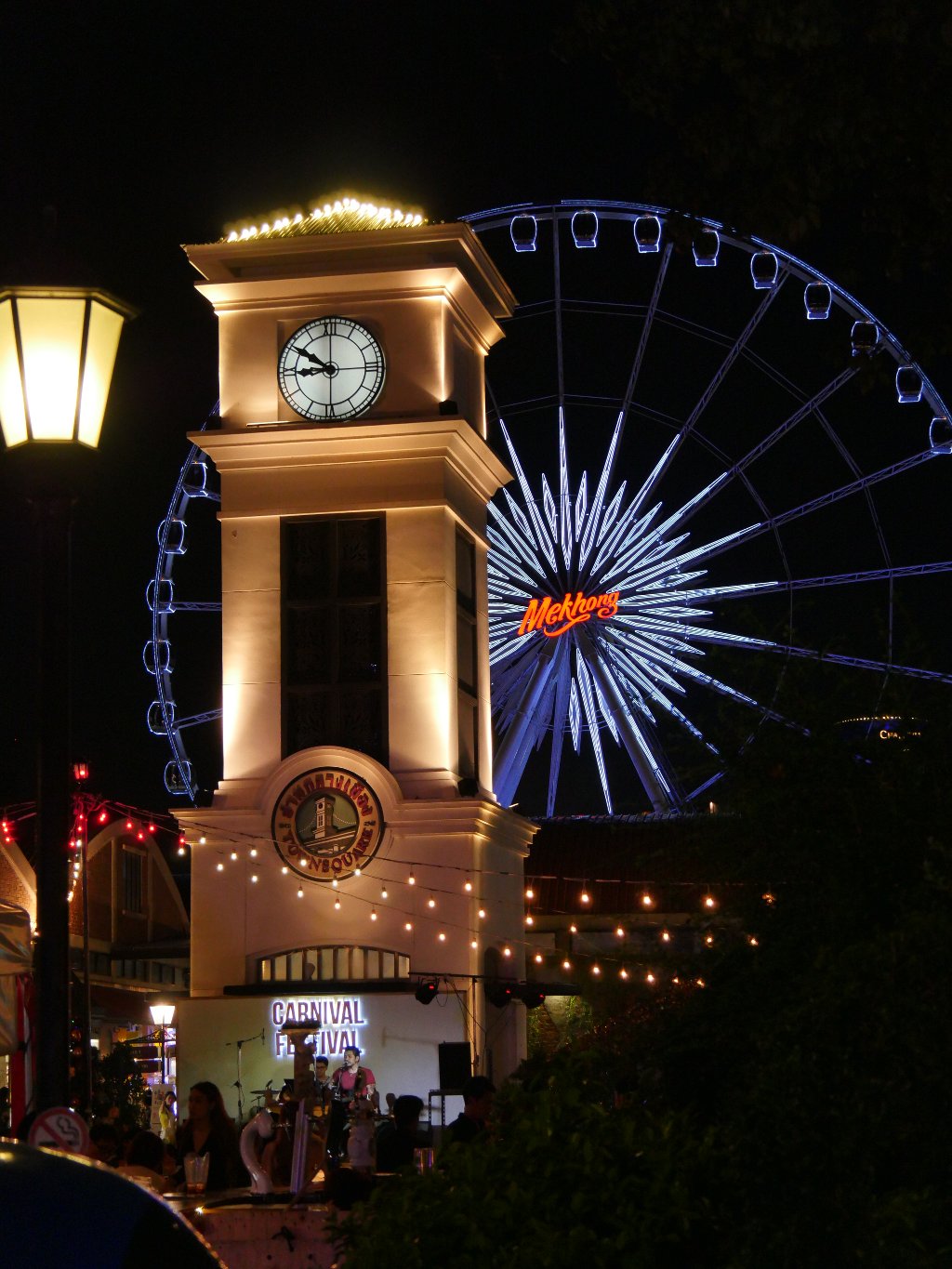 Night shopping at the bazaar by the river